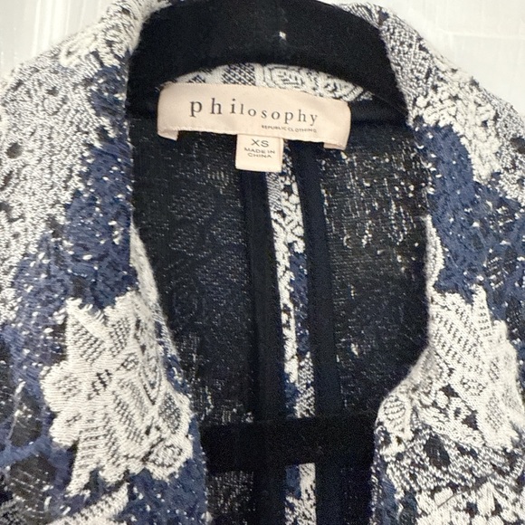 Philosophy Blue and White Floral Open-Front Long Knit Cardigan - Picture 3 of 6